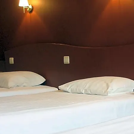 La Royale 2*
