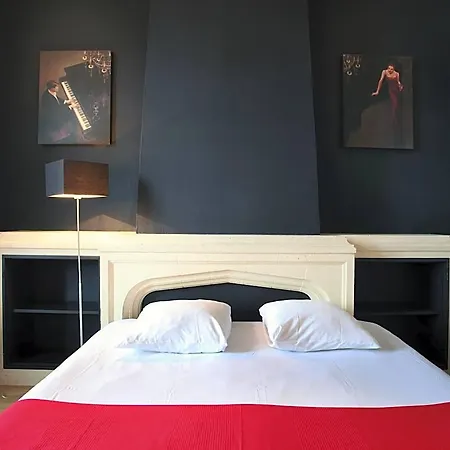 La Royale Hotel