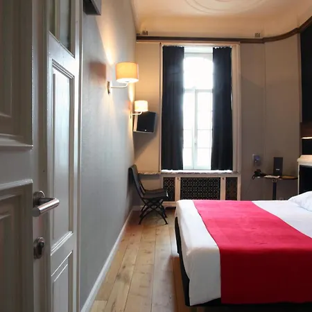 La Royale Hotel 2*